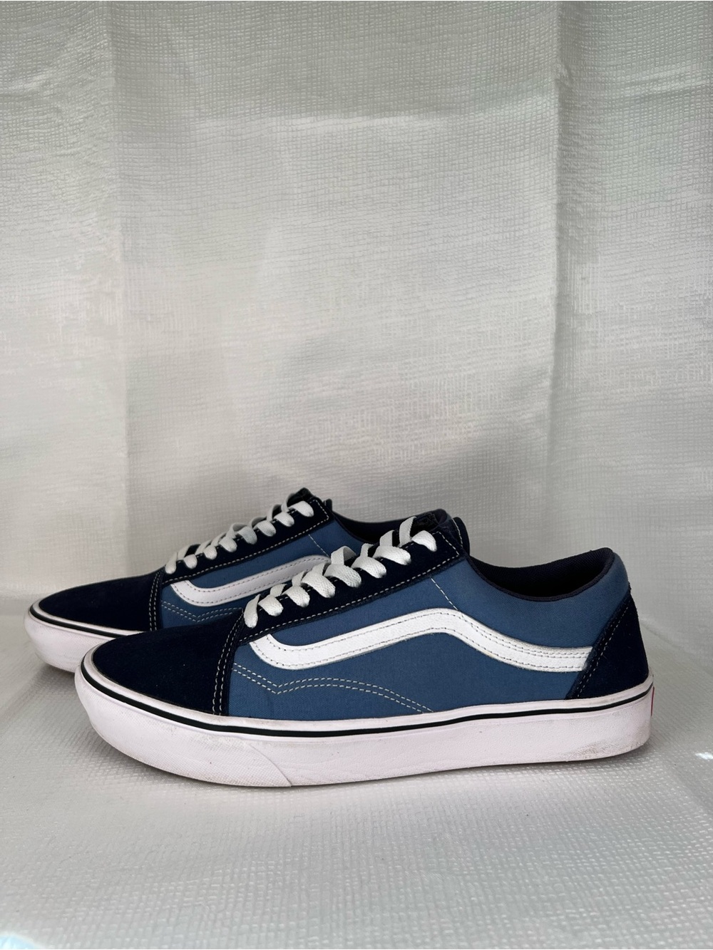 Vans Old Skool Navy and White Low-Top Sneakers Size 10.5